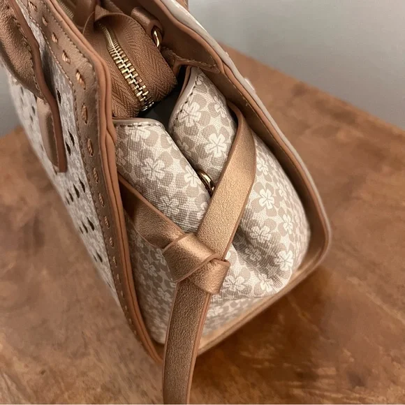 BRANGIO ITALIAN HANDBAG LEATHER HEARTS FLOWERS SHINY CROSSBODY STRAP HANDLES - Picture 6 of 15